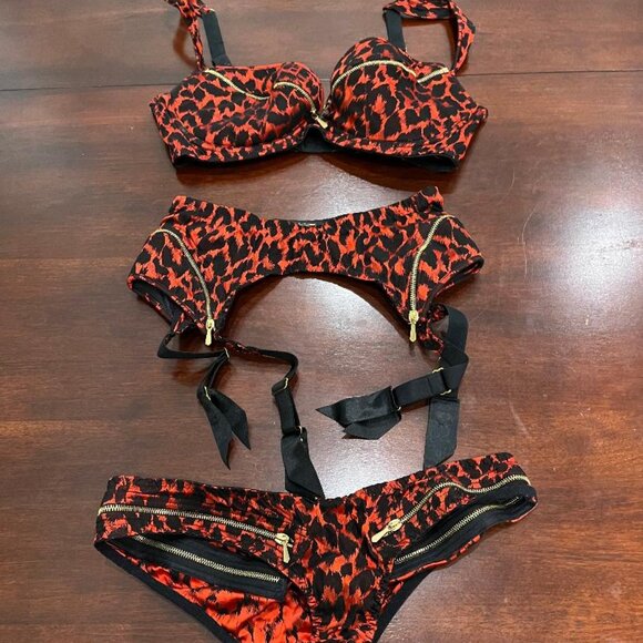 Agent Provocateur Soiree Lingerie Set - Picture 1 of 11